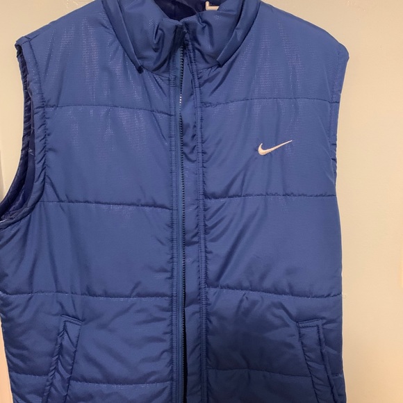 Nike Other - A jacket with no sleeves